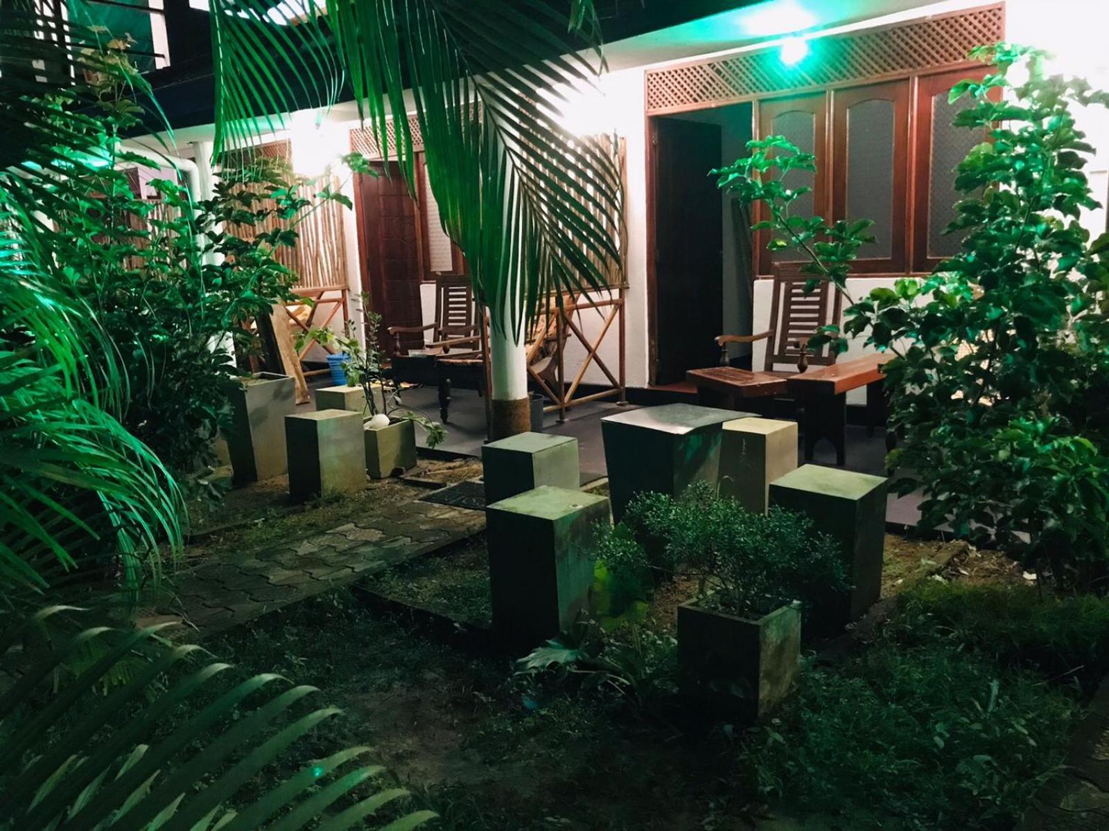 Lion Paradise Surf Beach マータラ エクステリア 写真